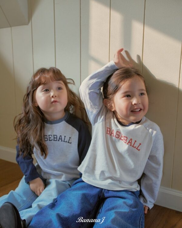 C2312FF4-08AA-4566-A615-0377EAE4C4D8 〖預購〗美式復古 60 號撞色棒球上衣