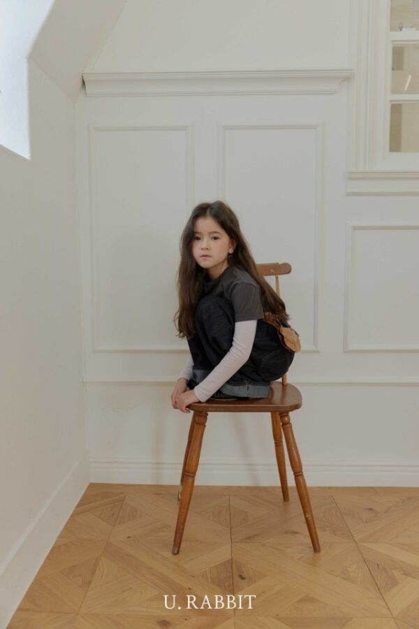 C5256900-46C2-4D8D-B6F2-EC195920979B 〖預購〗氧氣剪裁修身丹寧褲