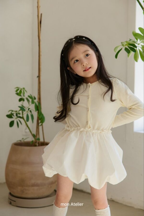 C6C1406F-1461-4444-A39F-45624213DFE0 〖預購〗空氣感立體澎袖連身裙