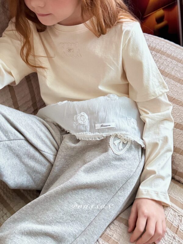 C7C5E84B-6811-4046-8299-CDF27F2C6FDD_1_105_c 〖預購〗日常感荷葉邊飾舒柔縮口褲