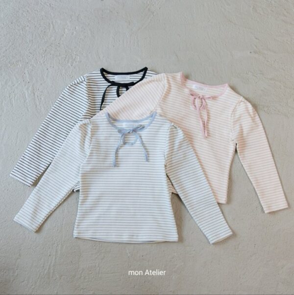 C83DC45C-C892-4A66-B119-0EE04D229BEA 〖預購〗繫情蝴蝶結飾條紋質感上衣