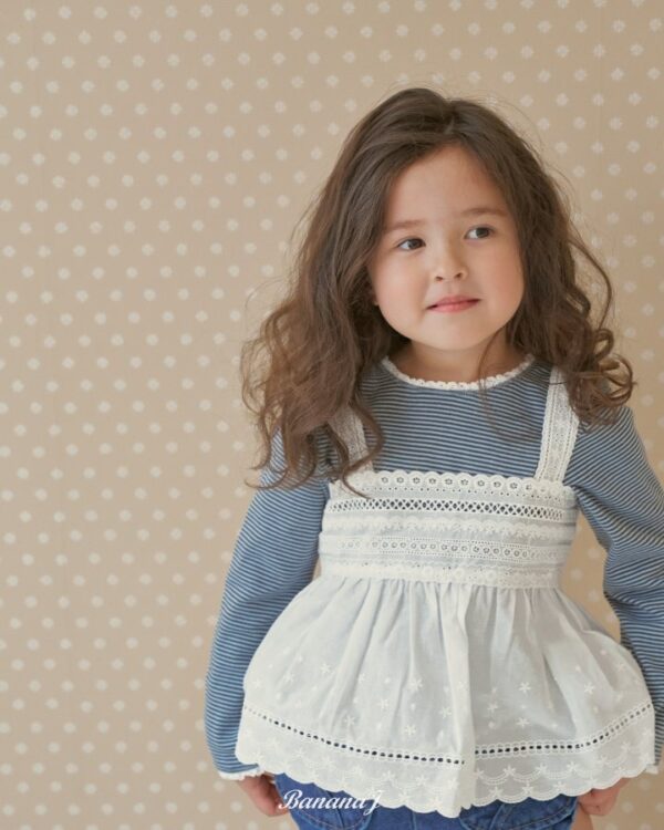 C8FC76CA-E6C8-4D05-B657-7BB1D7CE68D3 〖預購〗艾莉亞蕾絲背心