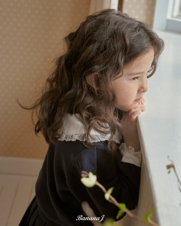 CAEF834B-9883-4011-ACC5-7D3ABB4D2367 〖預購〗Milo 經典滾邊大翻領拼色上衣