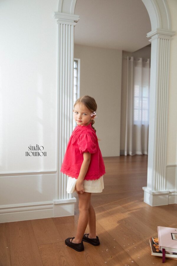 D287AC2C-2347-4297-ADEB-F5A4589BA217_1_105_c 〖預購〗蕾絲微顫花邊上衣