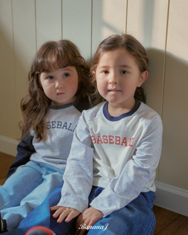 D6660EB3-8CBA-4A7F-9AD2-D7A6B9C68F1C 〖預購〗美式復古 60 號撞色棒球上衣