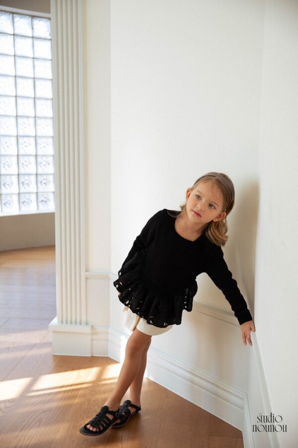 D9543E3C-D105-4F2B-B455-2F26A3E3C31A_1_105_c 〖預購〗倒影幾何鏤空毛衣