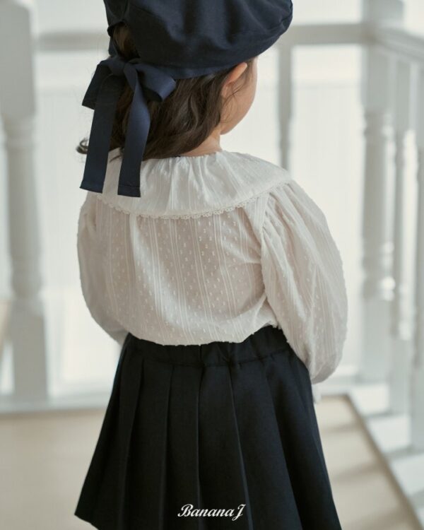 DA10A832-BADE-4216-A128-CD92946DA4AB 〖預購〗清新微光翻領柔霧襯衫