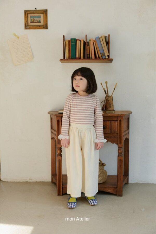 DAABF368-8705-4059-8C13-FA7E0F4CE509 〖預購〗蜜糖線條古典上衣