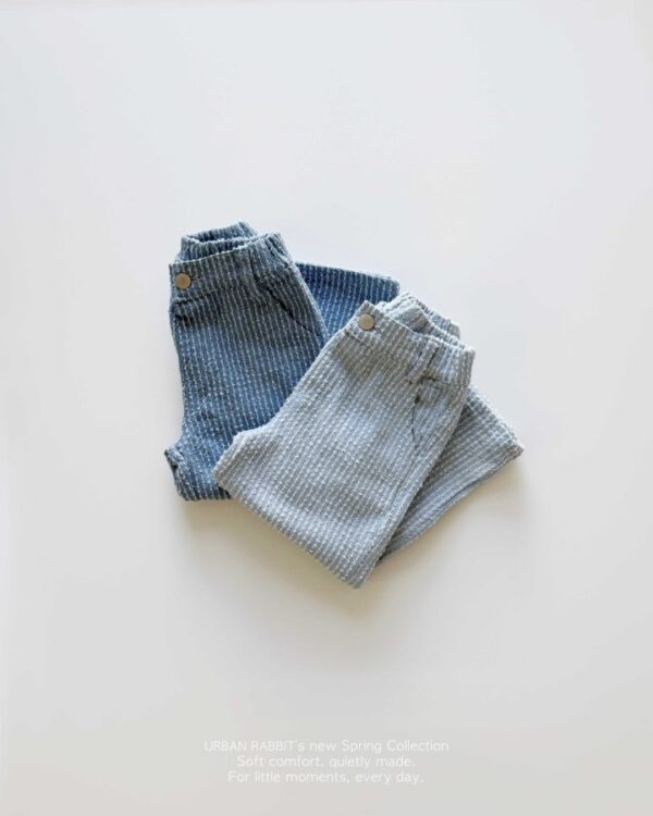 DECC27EB-43EF-4FF8-9FE5-6B8895D76D1F 〖預購〗微風感丹寧直筒褲