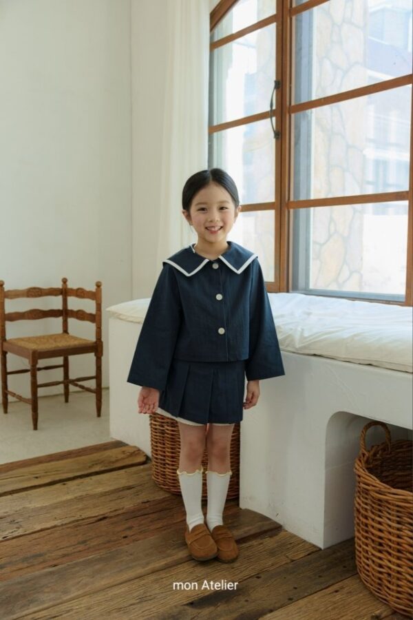 E09AFDEF-EFDF-4C3B-BB19-036B5A28978F 〖預購〗蔚藍漫步海軍領質感外套