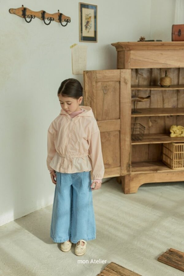 E09B4F2D-ABC0-43A0-BA6F-454D3A5EF6A5 〖預購〗清晨薄霧連帽外套