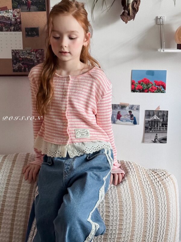 E125AF61-6393-4A22-B5BD-E74445EE0E9D_1_105_c 〖預購〗側邊蕾絲拼接質感休閒長褲