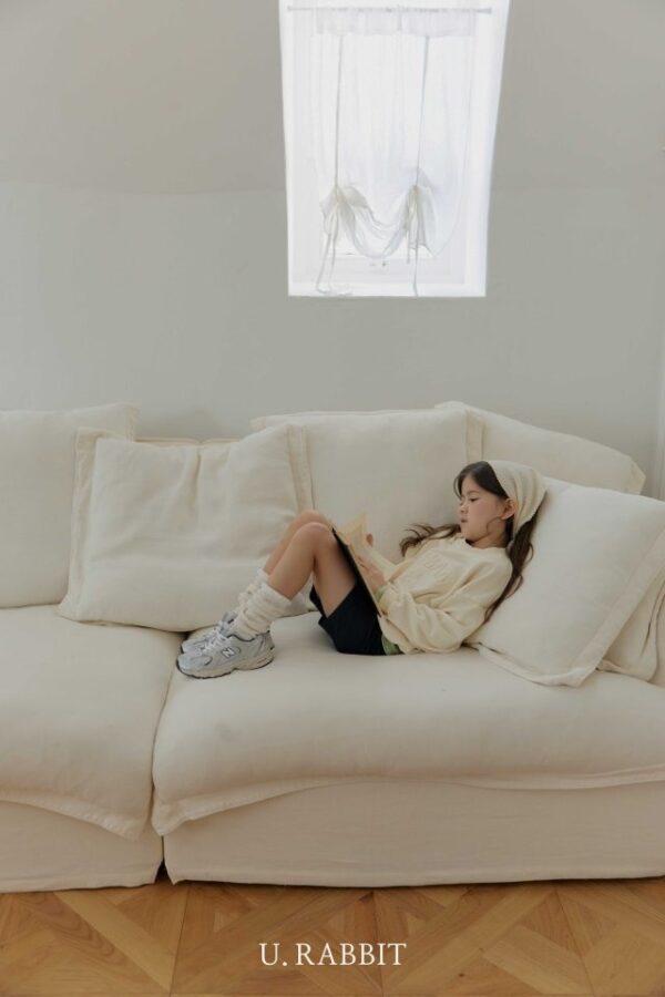 E84DCF1F-FEB8-41CB-9A79-554B673E7AFE 〖預購〗律動感翻摺邊修身五分單車褲