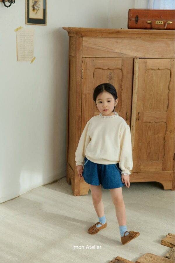 EABCA488-E8E3-4C68-AAEC-703DF07977E0 〖預購〗傘狀水洗丹寧短褲