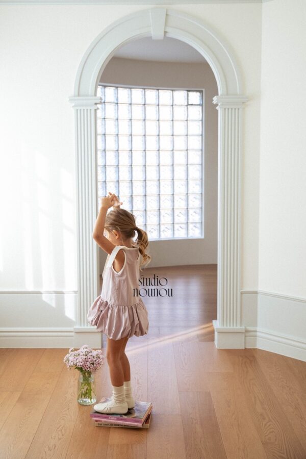 EF91C338-A22B-46BF-B2E8-EDADEBA04EE6_1_105_c 〖預購〗足尖旋轉花苞連身裙