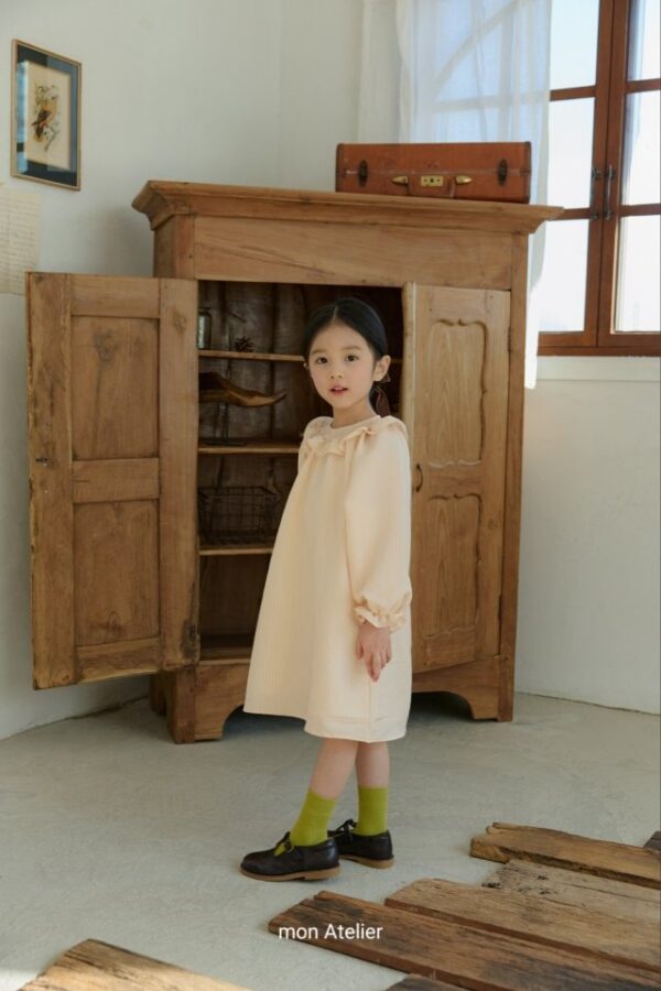 F0C3125D-8F7A-4382-8542-BC38E309FBD1 〖預購〗日常春天洋裝