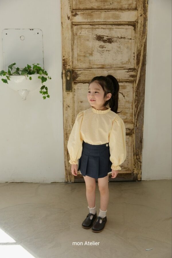 F197E66C-31C0-4222-9DFB-A15771B356AA 〖預購〗格紋序曲荷葉飾邊復古襯衫