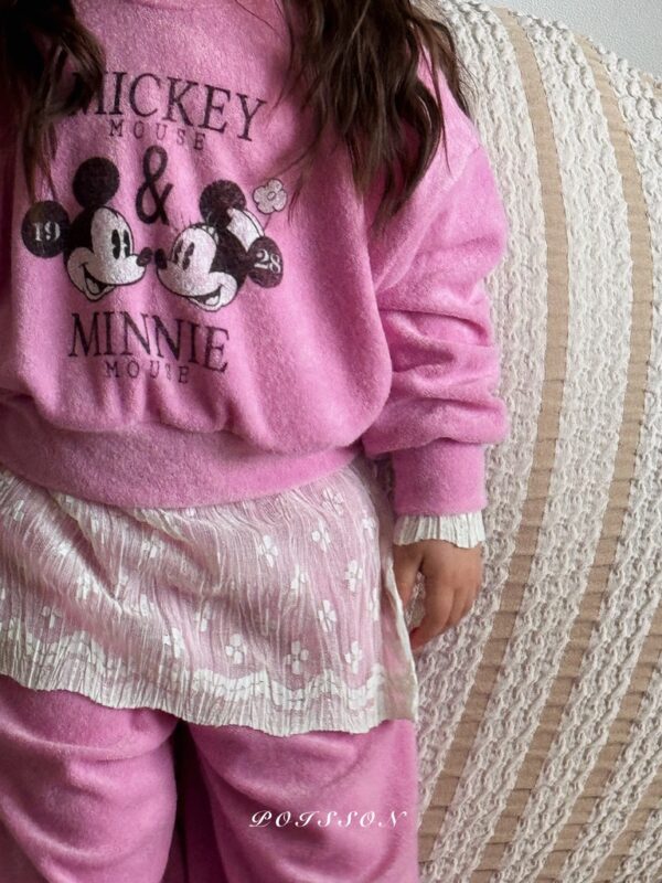 F5AECD55-EF11-4CCE-BD72-694FC765E137_1_105_c 〖預購〗長版內搭蕾絲雕花襯衫