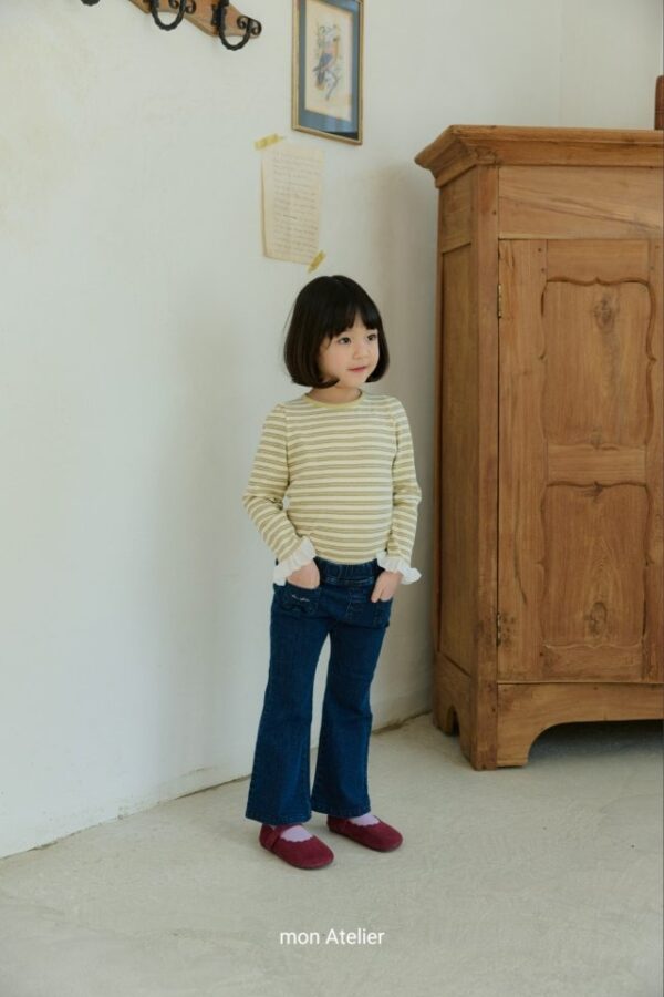 F6B82340-F047-405C-A570-E294D2721542 〖預購〗蜜糖線條古典上衣