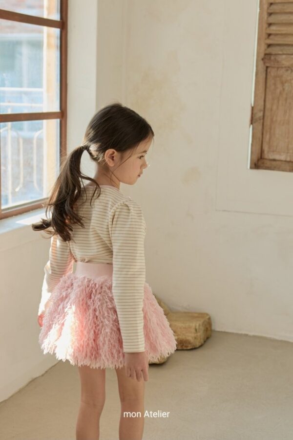 F6DAEAC9-347B-48F9-B239-A9AA5B31FA41 〖預購〗繫情蝴蝶結飾條紋質感上衣