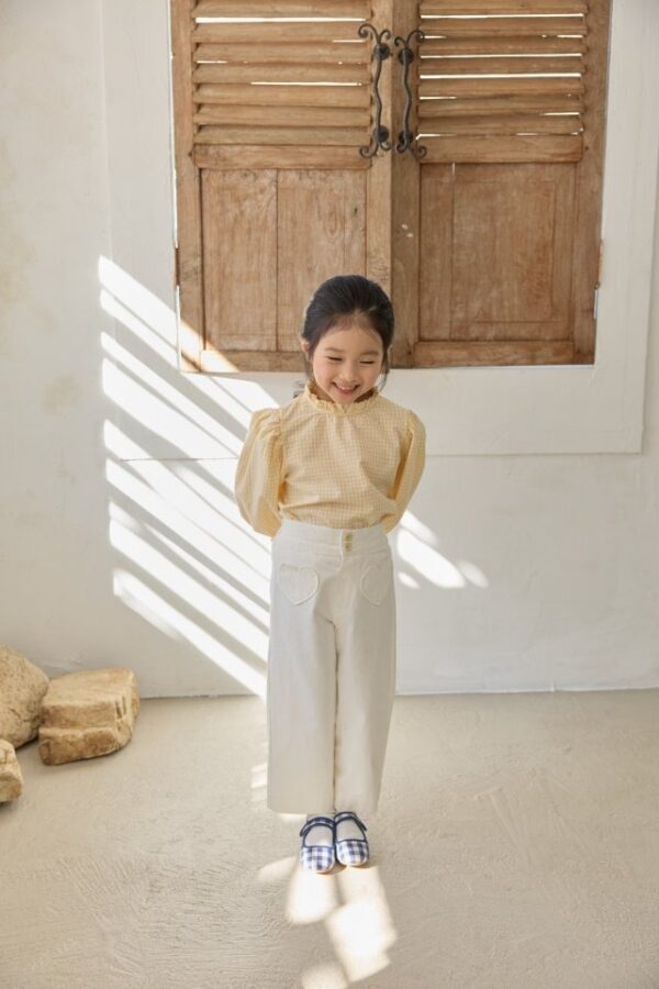 F86D1249-BC99-42B9-9696-86C3C6DFBE4F 〖預購〗愛心印記立體剪裁休閒長褲