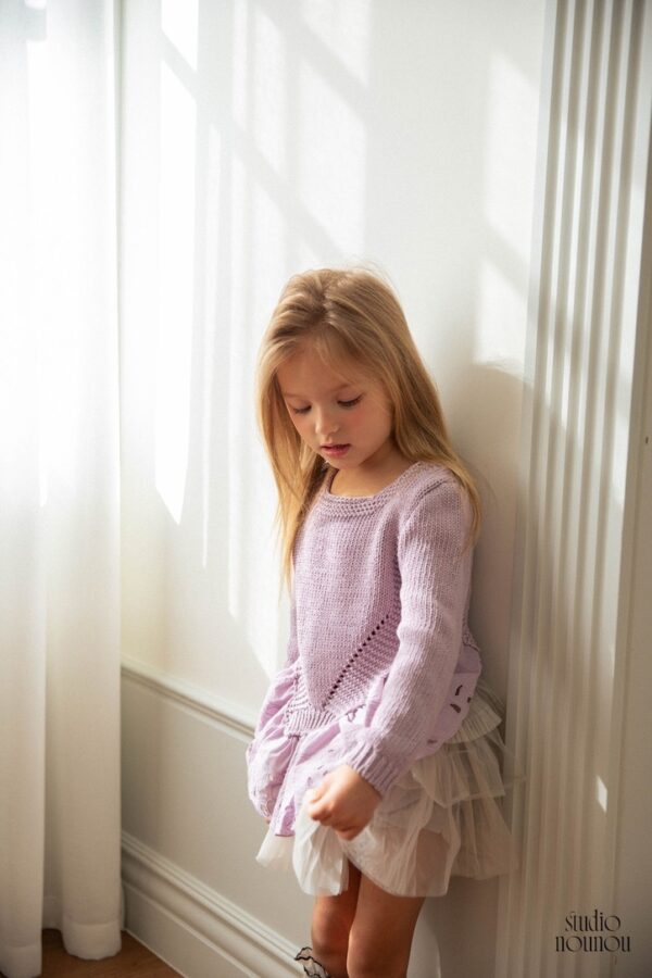 F9BE0742-7D8F-4F27-8030-1B236E12878A_1_105_c 〖預購〗倒影幾何鏤空毛衣