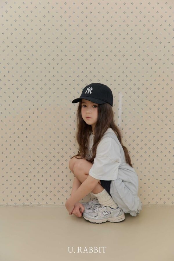 FBB836AA-74E5-458D-B77E-069F4EFA51BA 〖預購〗律動感翻摺邊修身五分單車褲