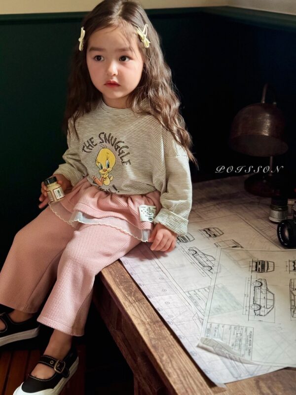 FD6D27A8-1EE1-4A50-A526-D181D42AF9DB_1_105_c 〖預購〗小精靈 Muse 浪漫多層次長褲