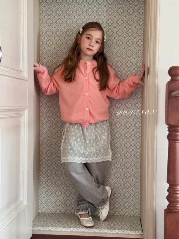 FF5C3795-2BCD-4DE5-ACFB-F90492922308_1_105_c 〖預購〗法式蝴蝶結刺繡針織衫