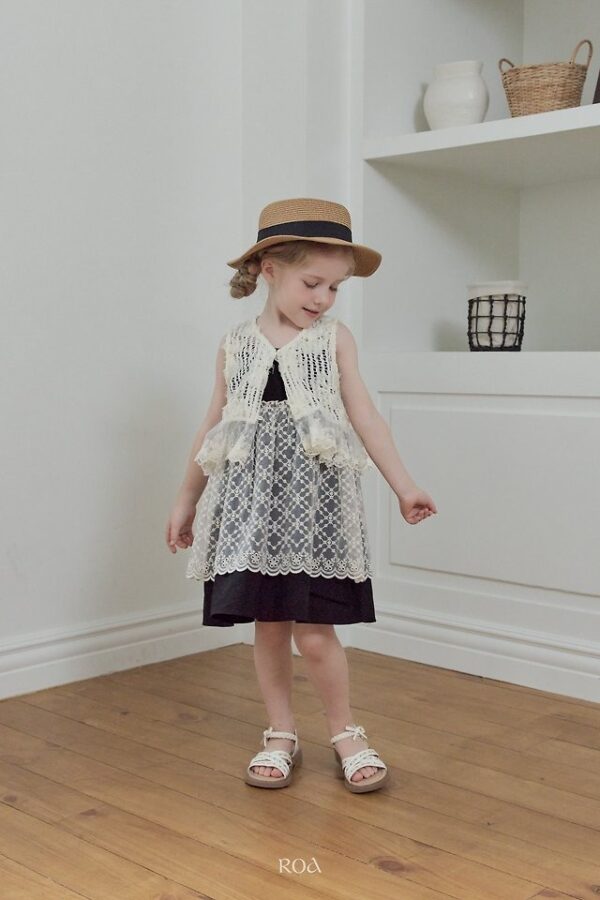 002B2CCA-1F21-44CC-9D43-58EE87DED2EB 〖預購〗蕾絲透紗背心