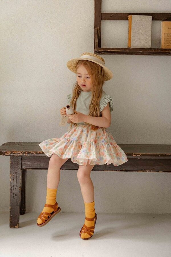 06F3F2CE-78F9-4EF8-B52A-3BE0363EF21A 〖預購〗維也納之光荷葉邊上衣