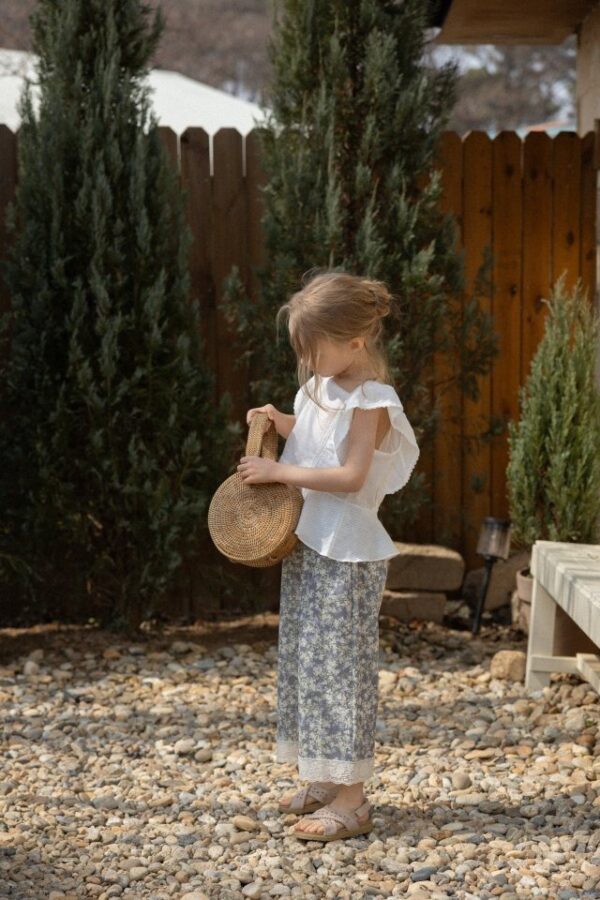 0C21BA5B-D34C-4DBF-AE76-C24E1522A607 〖預購〗盛夏花綻上衣