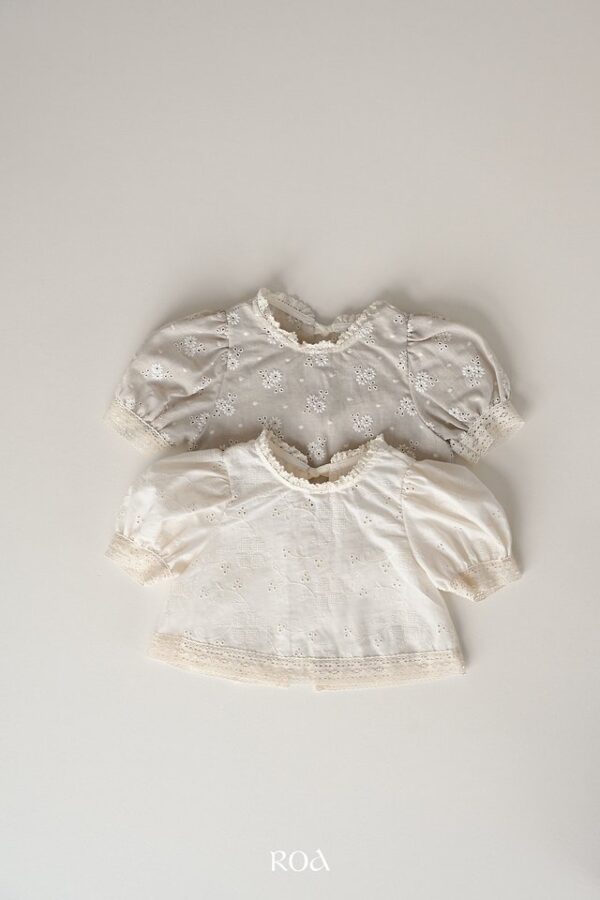 0CA31C60-781A-4532-9867-38C8EAFAA724 〖預購〗蕾絲刺繡短上衣