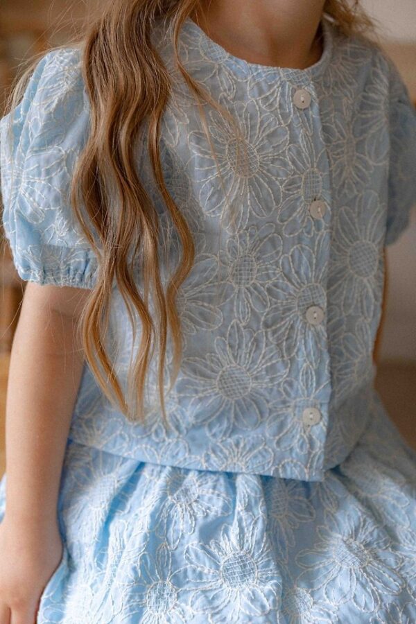 0E27563F-4082-4D8D-8EA5-424CC0419DF9 〖預購〗吉維尼花園澎袖短上衣