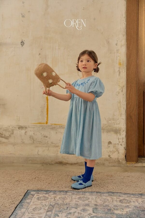 0EBC7880-5A16-4336-8875-26052F16D35A 〖預購〗膠卷餘片碎花連身裙