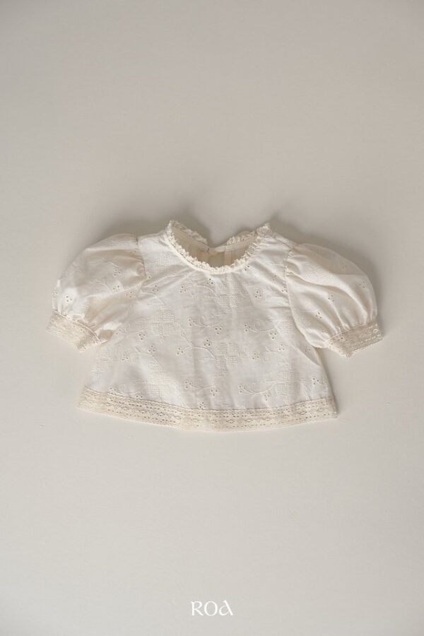 119884D5-E2FD-440E-BC50-6AE389617509 〖預購〗蕾絲刺繡短上衣