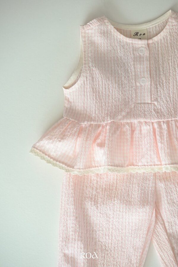 15A7973D-8A9E-4967-BB77-C0CA44989FA8 〖預購〗奶茶格紋套裝