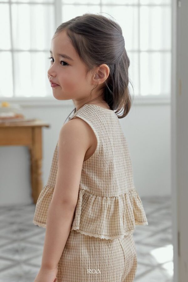 18EB3B06-12DB-4954-AD96-61E34DEC233C 〖預購〗奶茶格紋套裝