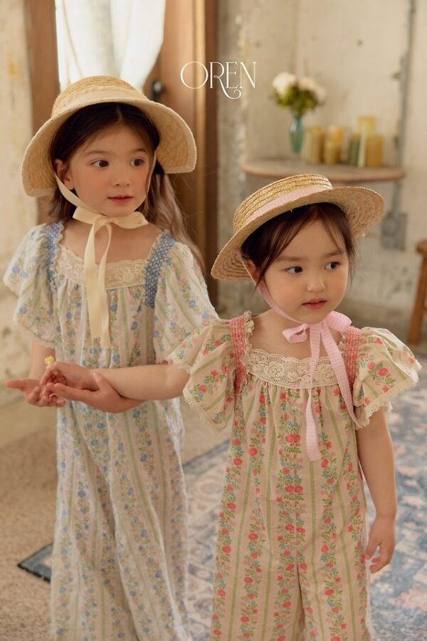 1ADCA966-C7FE-4696-8DC6-442B9E61765E 〖預購〗織夢蕾絲連身褲