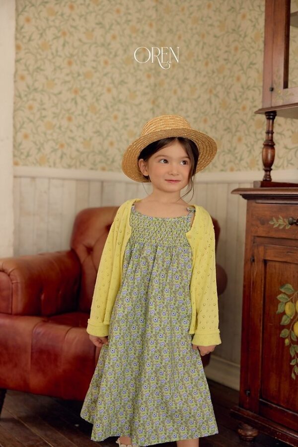 222DD44B-540B-4BDC-B2DB-7BE0F44BE936 〖預購〗星圖輕盈碎花吊帶裙