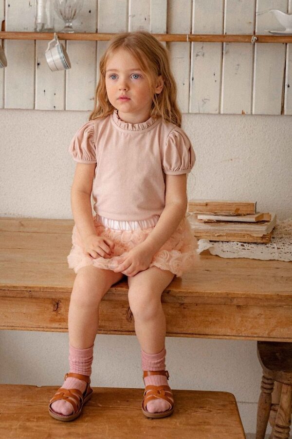 23B5F793-6258-4886-ABBB-FFF5E0972D35 〖預購〗夏日序曲經典澎袖上衣