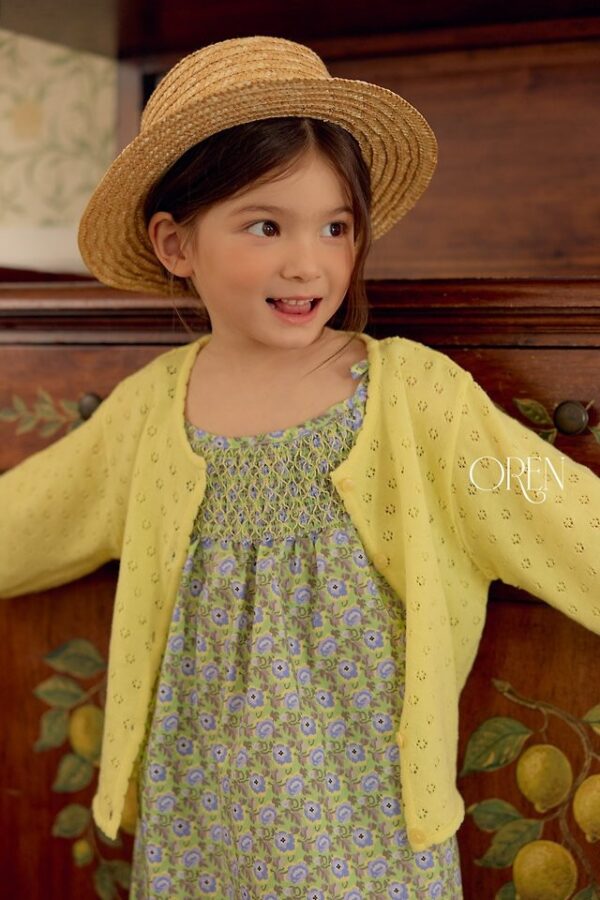 26CAB431-4789-4398-8E8F-55D900EF3974 〖預購〗星圖輕盈碎花吊帶裙