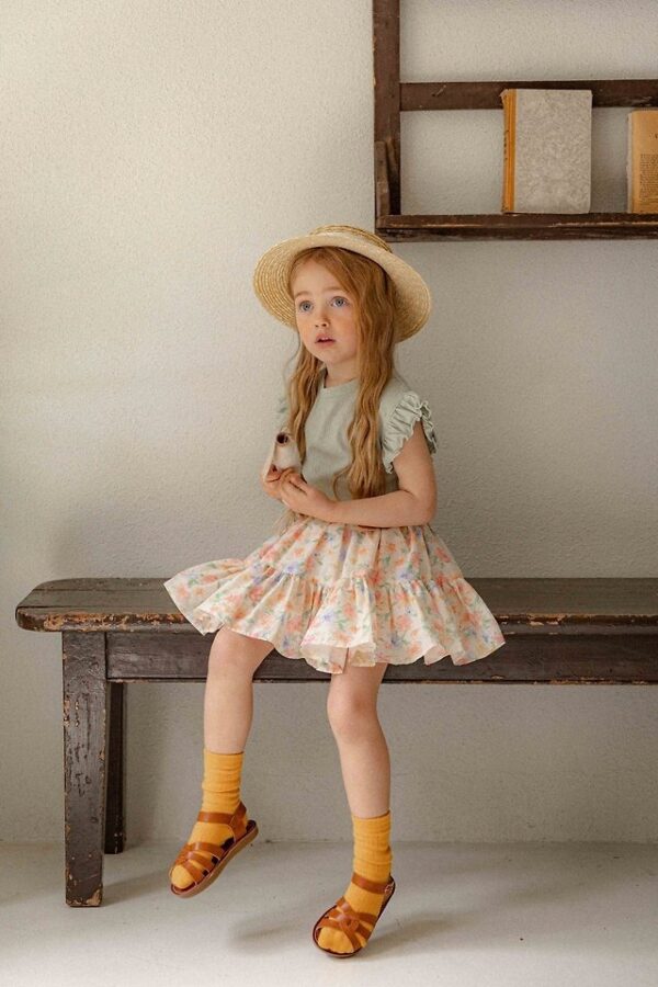 285148FB-DC76-475C-BB4C-65E649CB2706 〖預購〗維也納之光荷葉邊上衣