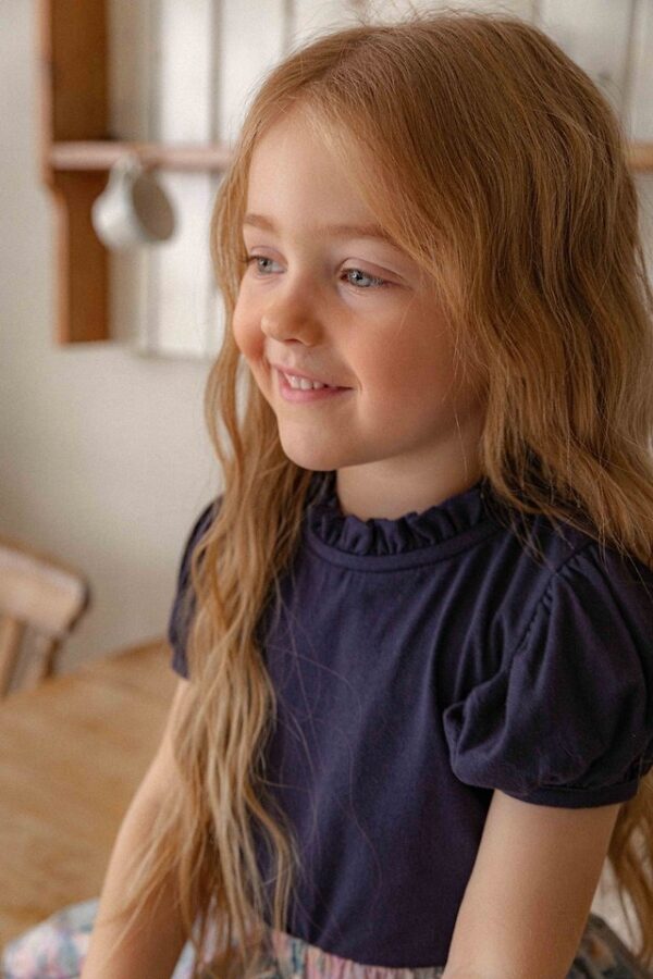 28A2BD9A-191F-4CFC-8664-B278665D071A 〖預購〗夏日序曲經典澎袖上衣