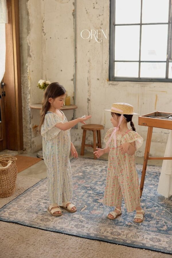 2ACCF48A-F110-42A1-BBCA-85FB7F47A607 〖預購〗織夢蕾絲連身褲