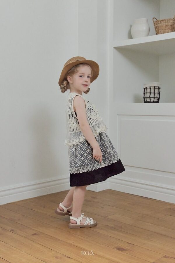 2C2C38E9-5904-4F31-B52A-A622757CC936 〖預購〗蕾絲透紗背心