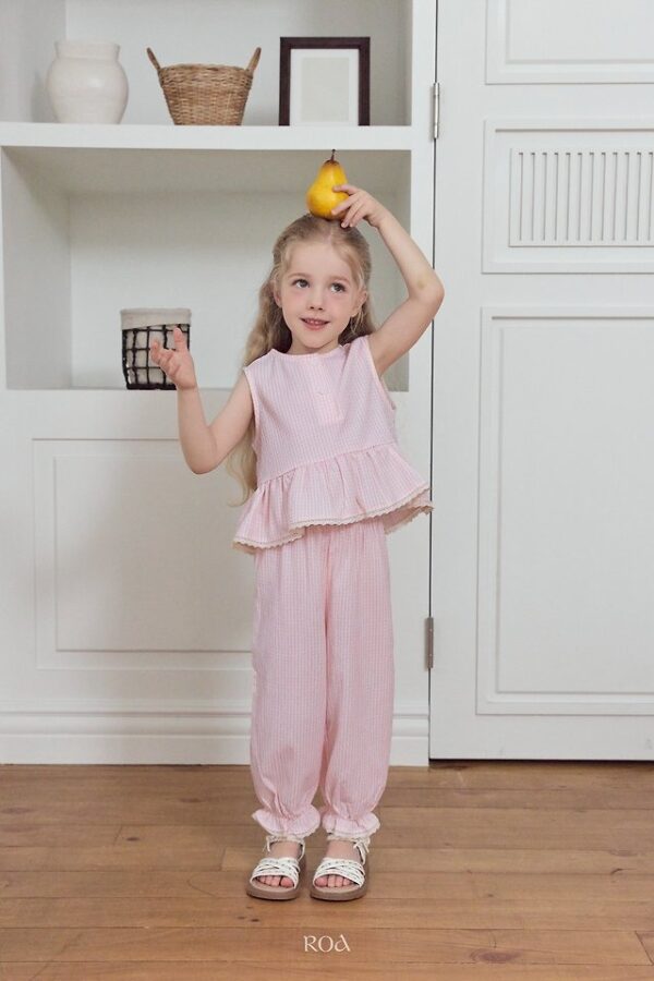 305428B7-942E-44A5-BB09-21FC23F3E53C 〖預購〗奶茶格紋套裝