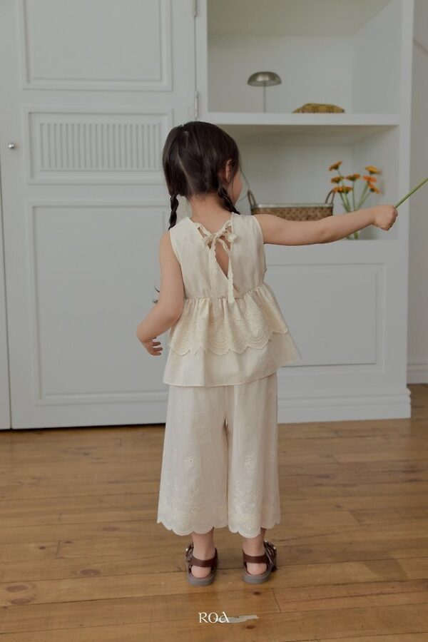 34B1ECD5-DF96-4E06-92D4-539DD0368603 〖預購〗純棉蕾絲花影褲