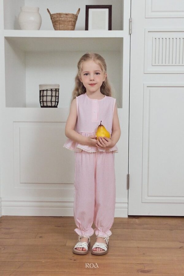 375EF28F-8CE6-4850-A95A-FE8A584BDB02 〖預購〗奶茶格紋套裝