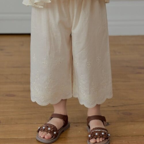 37C3EBB0-AFA3-4A2C-95D7-991814016559 〖預購〗純棉蕾絲花影褲